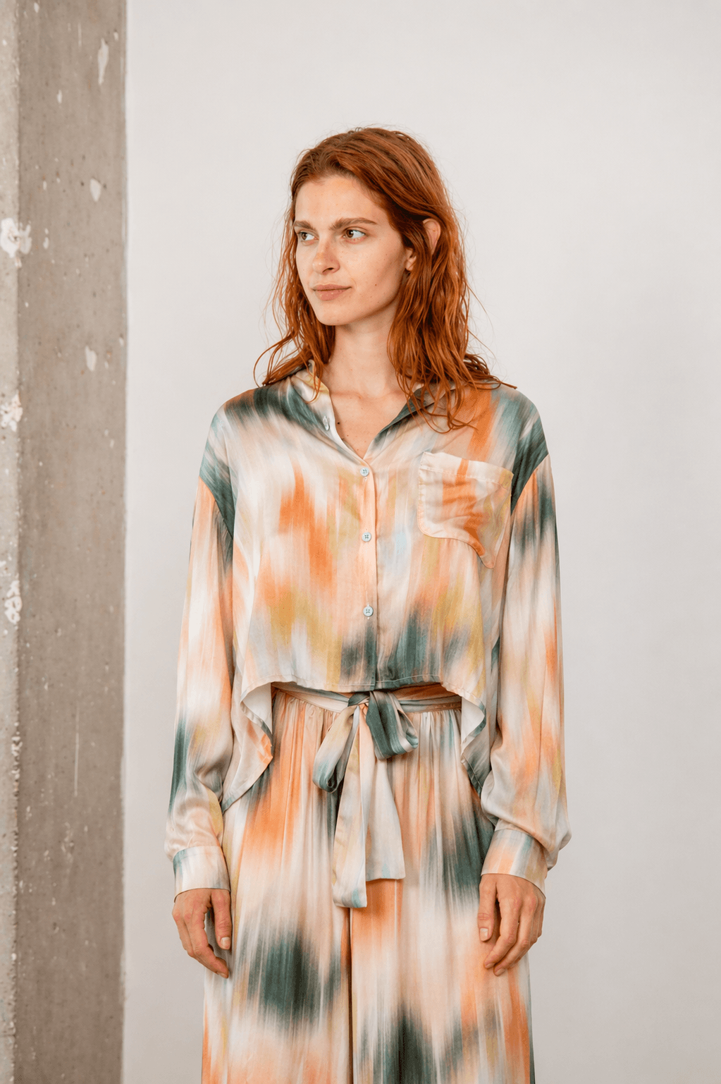 Printed Cropped Ecovero Viscose Oversized Shirt in vibrant seasonal print, featuring a relaxed fit and cropped length.